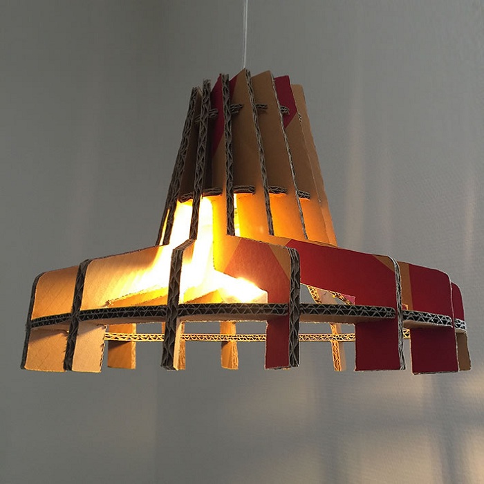 DIY lampskärm gjord av wellpapp.