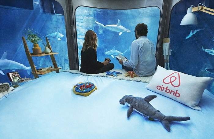 Podwodna sypialnia to wspólny projekt Aquarium De Paris i serwisu internetowego Airbnb.