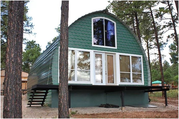 Une maison voûtée est une alternative aux bâtiments coûteux.