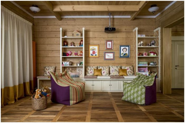 детска стая в интериора на дървена къща от бар