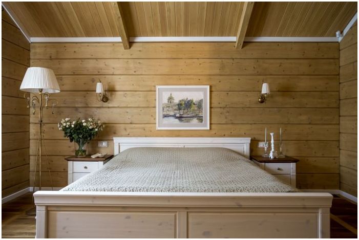 спалня в интериорния дизайн на дървена къща
