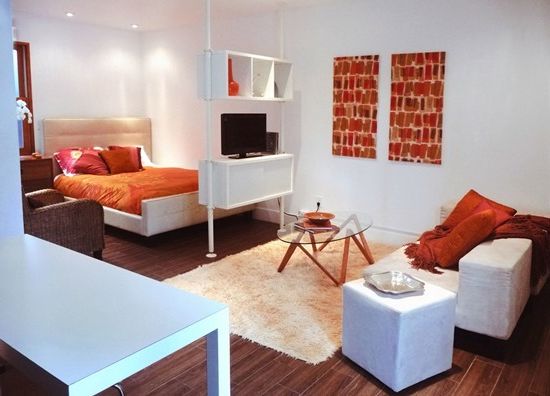 Hur man lyckas kombinera ett sovrum med ett vardagsrum i en lägenhet (foto av interiörer)