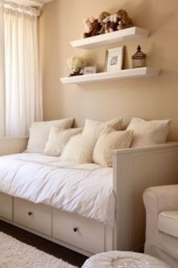 سرير مع أدراج: أفكار لشقة صغيرة