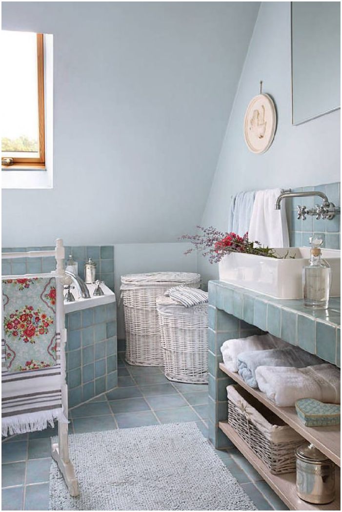 interiér koupelny ve stylu Provence