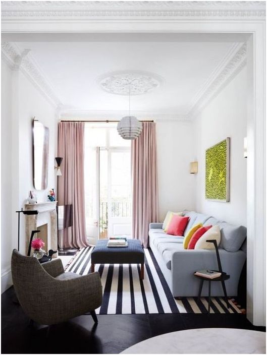 Striped carpet in the living room