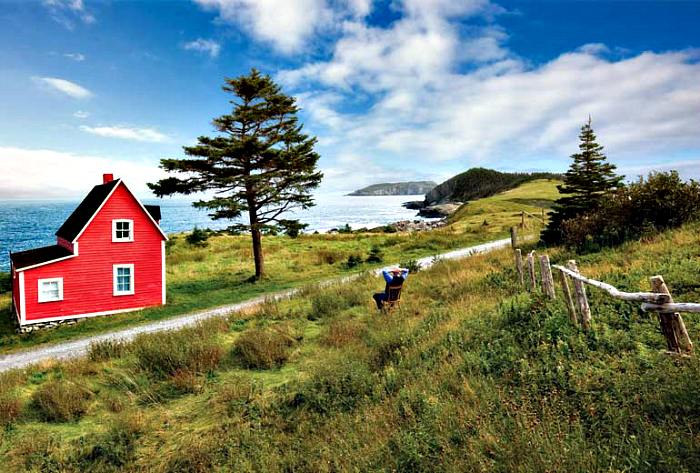 Maison rouge à Thors Cove.