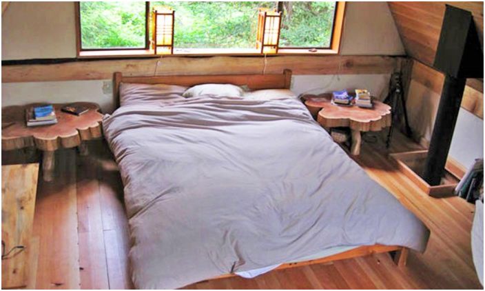 بيت الغابات اليابانية. غرفة نوم.