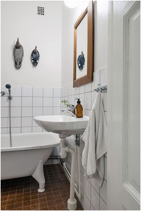 Small bathroom interior