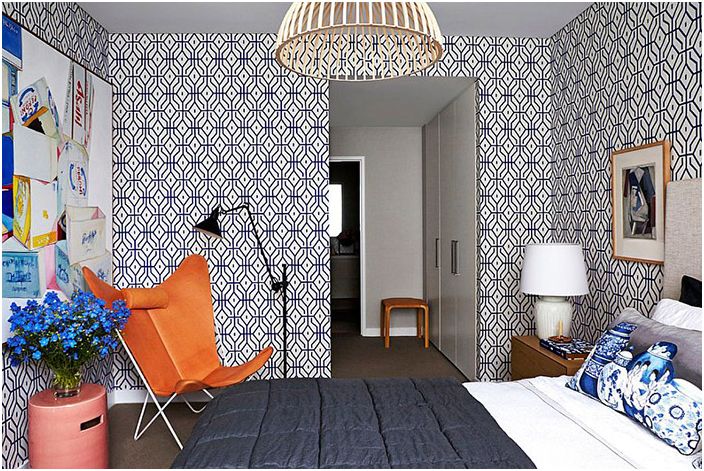 Geometric wallpaper in the interior by Arent & Pyke