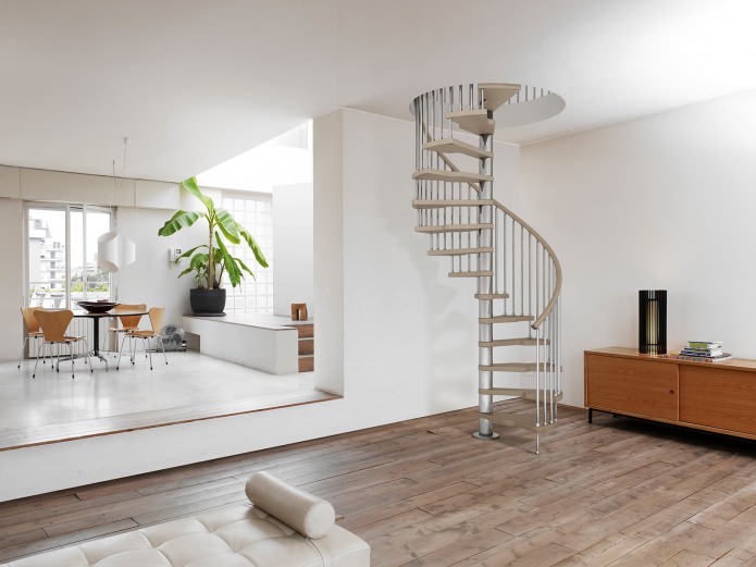 Варианти и характеристики на дизайна на стълби в частна къща