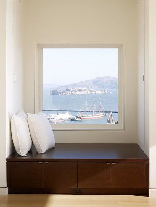 نافذة غرفة المعيشة التي كتبها John Maniscalco Architecture