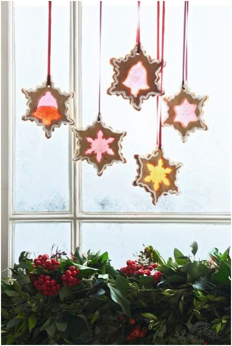 Коледна украса за прозореца