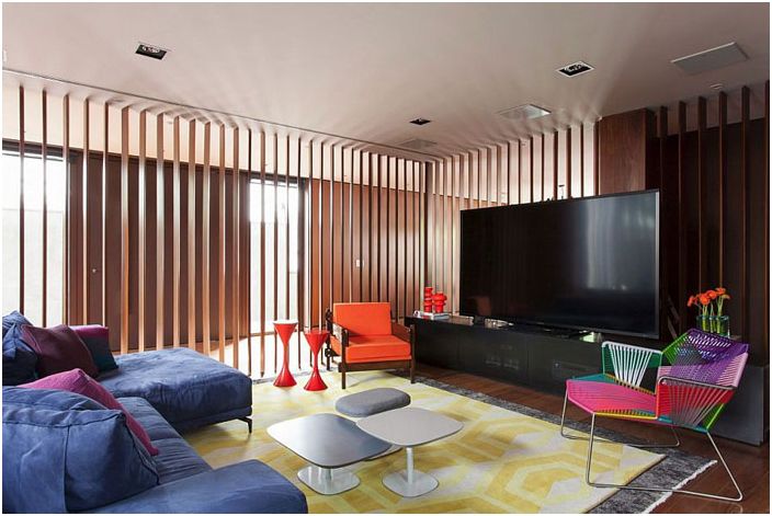 TV místnost v obývacím pokoji od Suite Arquitetos