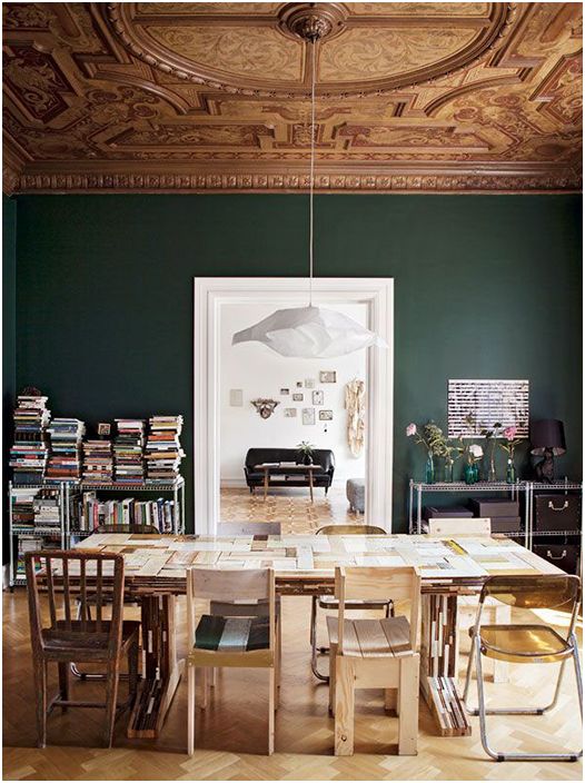 Malovaný dřevěný strop