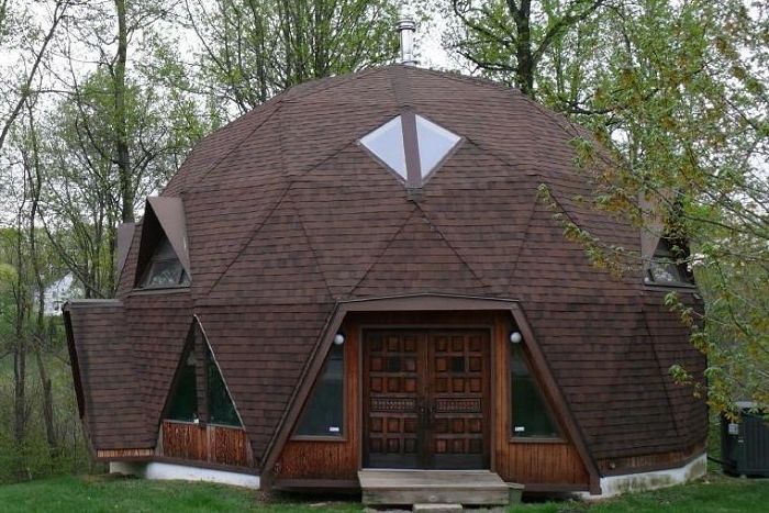 De koepelwoning is een energiezuinig gebouw.