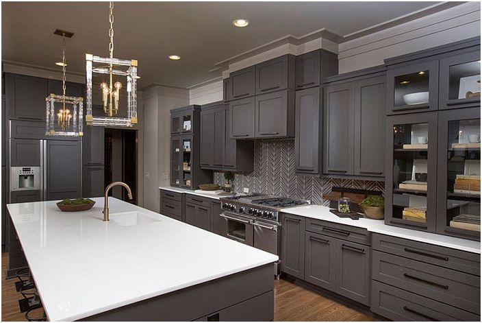 مطبخ داخلي من قبل Romanelli & Hughes Custom Home Builders