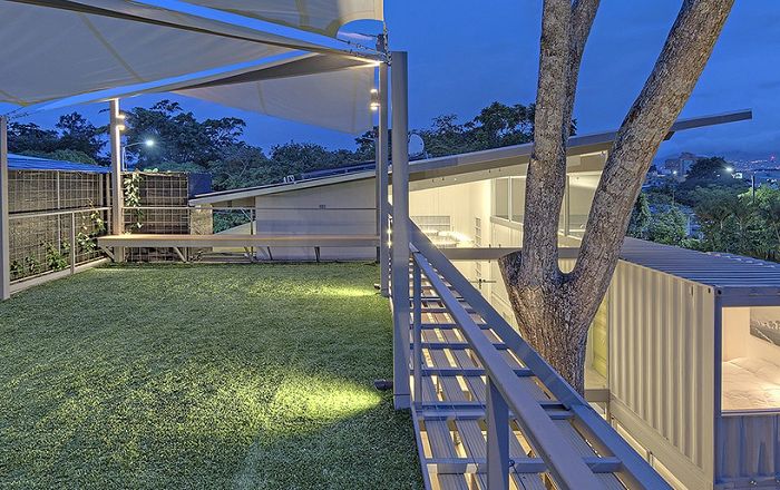 Terraço localizado no telhado da casa.