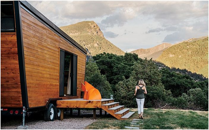 Uma casa móvel construída pelo casal Brian e Joni Buzarde.