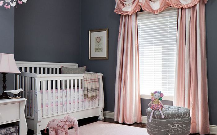 Chambre d'enfants en rose et gris par Merigo Design