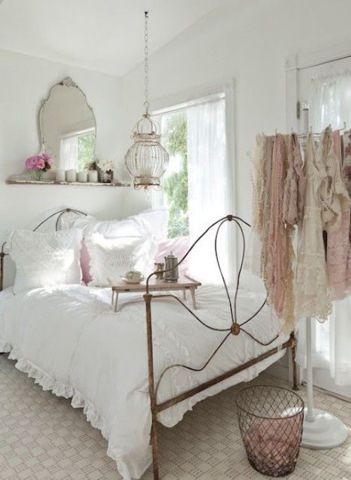 Bedroom- in- Provence- style-555-1