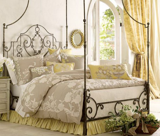 Bedroom- in- Provence- style-666
