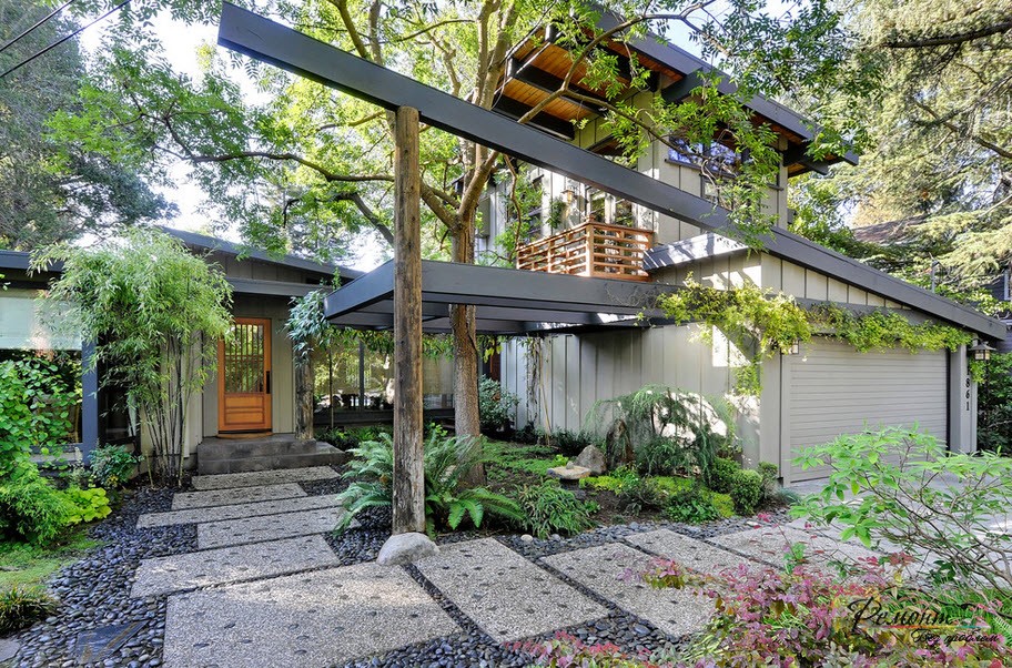 Houses In Japanese Style Exterior And Design Of The Site Garden And Courtyard In The Photo