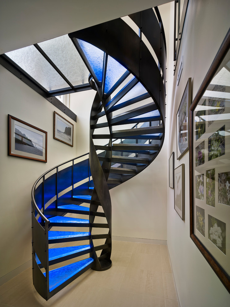 Hogyan- elrendezése- világítás- a lépcsőn- a házban-222-6