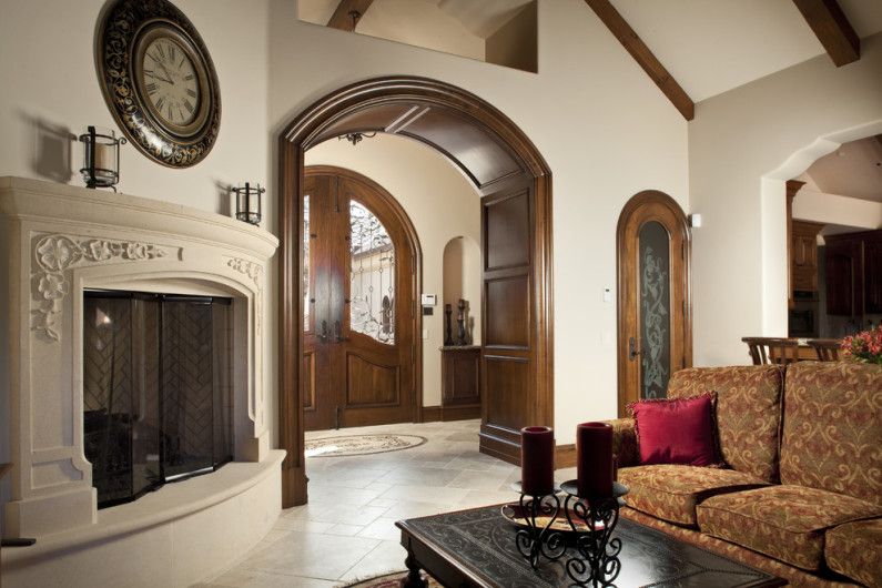 Arches in the interior of a house or apartment