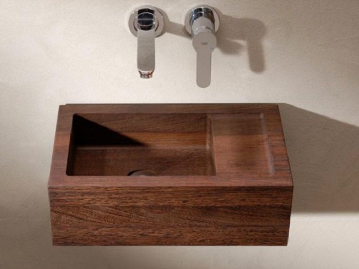 A fürdőszoba díszítése az egyszerű és vonzó megoldásoknak köszönhetően lehetséges.