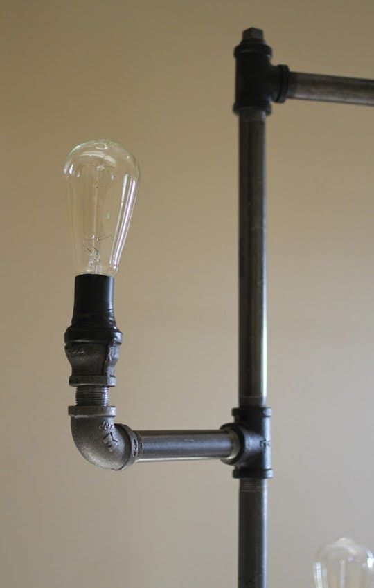Чёрный дизайнерский светильник из труб - Фото 1