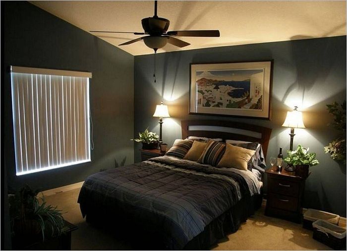 مزيج من الأبيض مع الألوان المحايدة سيجعل غرفة النوم مثيرة وجذابة.