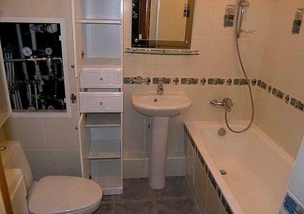 Ako skryť rúry v kúpeľni bez toho, aby ste ich namontovali do steny?