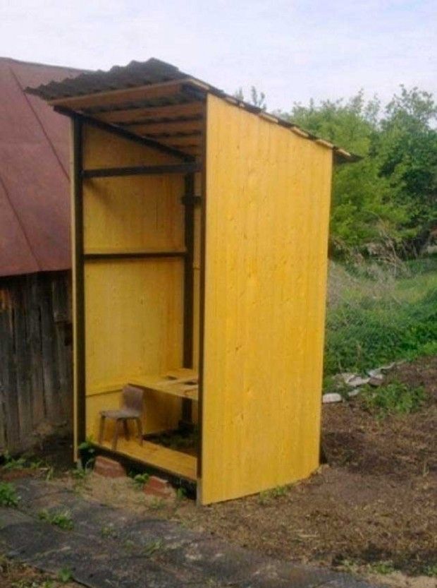 مرحاض DIY في البلد: الصورة
