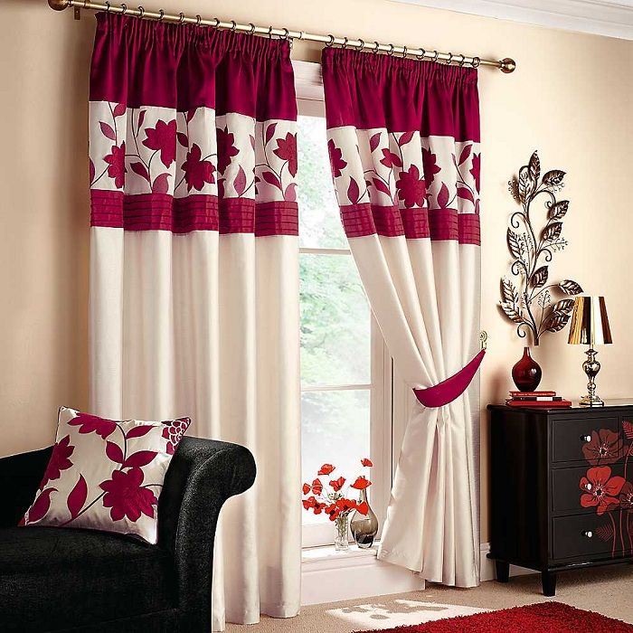 Dekorera gardiner med stora bladbilder.
