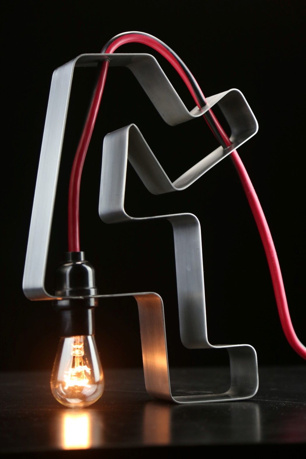 Дизайнерская лампа накалывания