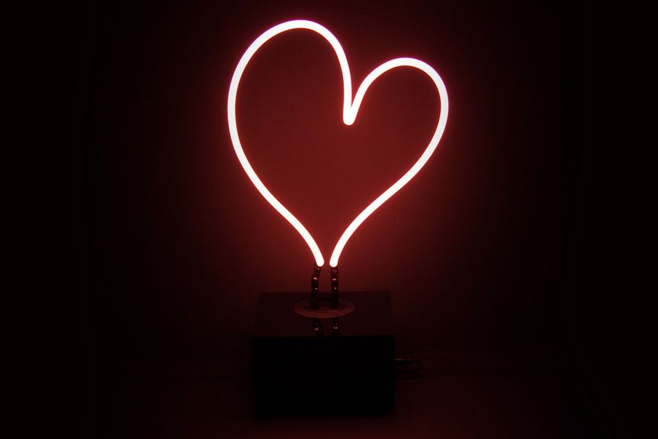 Сердце из неоновых ламп