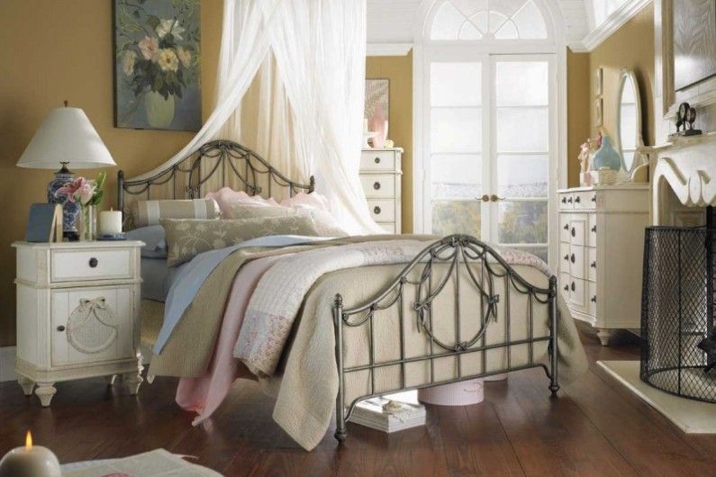 Provence style bedroom