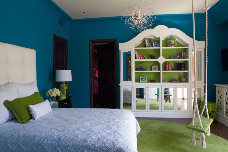 Bedroom in green