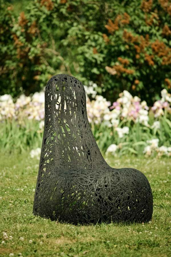 Възхитителен стол на тревата