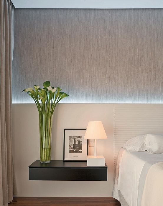 Интересный элемент - легкое ненавязчивое освещение в спальной, что создаст дополнительную легкость.