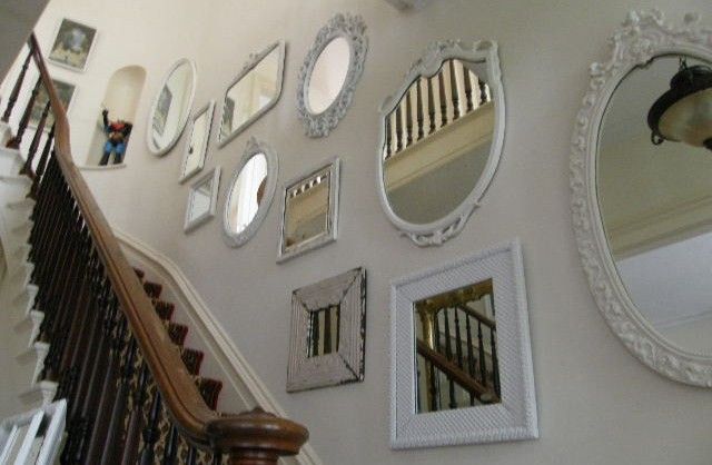 Зеркала на стенах в интерьере