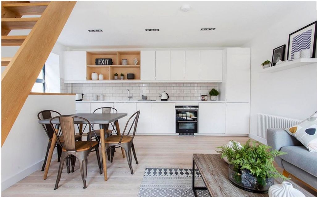 Moderna dnevna soba s čajnom kuhinjom: ideje za racionalno korištenje prostora 15 m². m