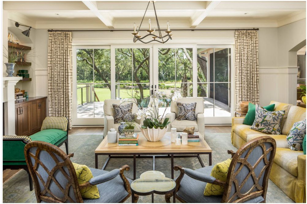 Curtains in the living room of 2019: current models and colors